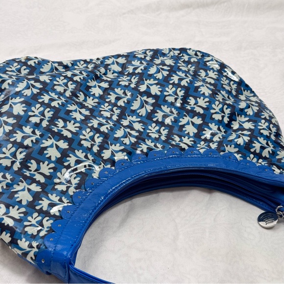 Vera Bradley Blue Frill Vintage White Shoulder Bag with Geometric Pattern EUC - Picture 8 of 15